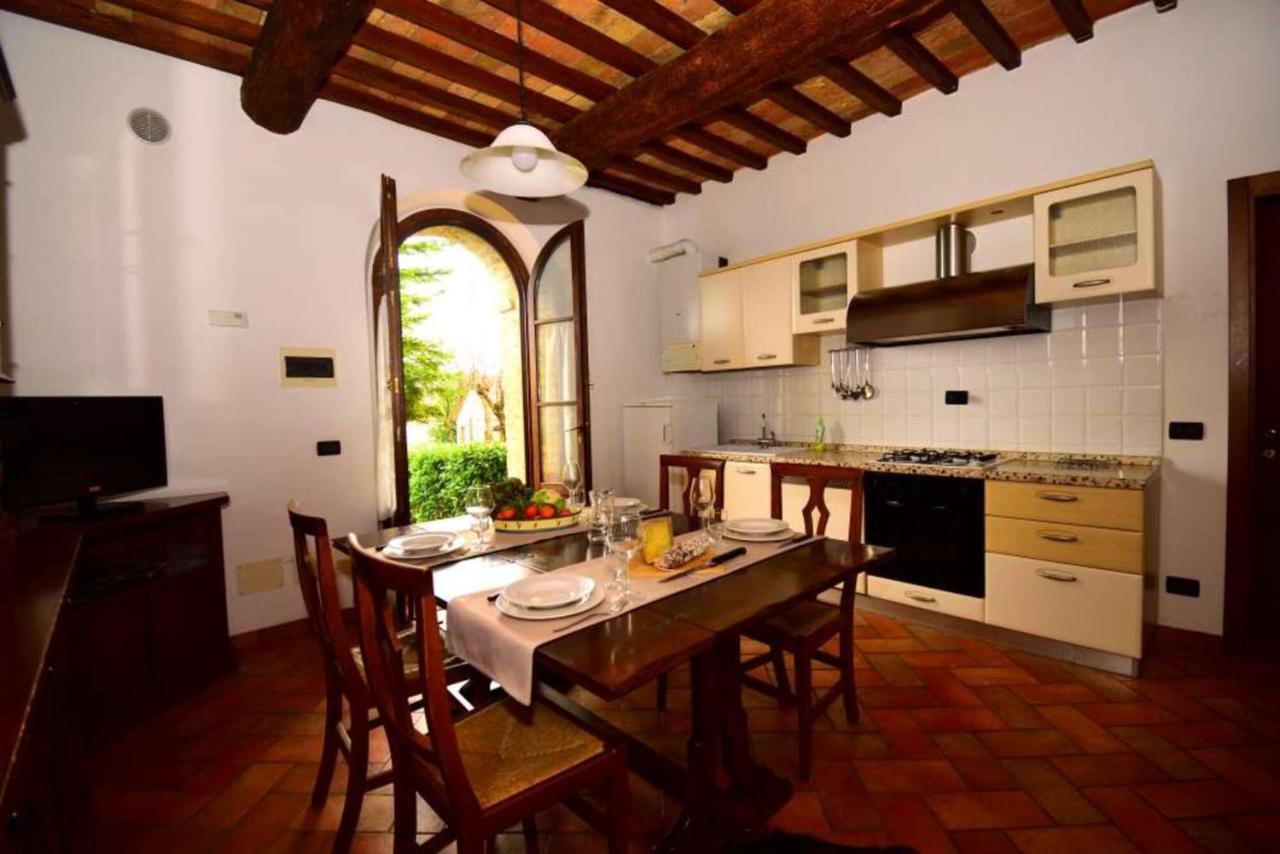 Le Rocche Di Valiano Aparthotel Bagian luar foto
