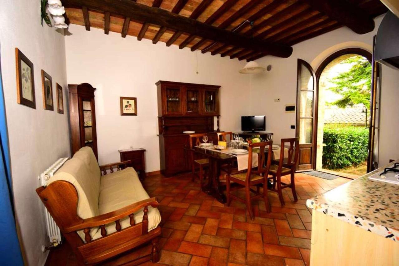 Le Rocche Di Valiano Aparthotel Bagian luar foto