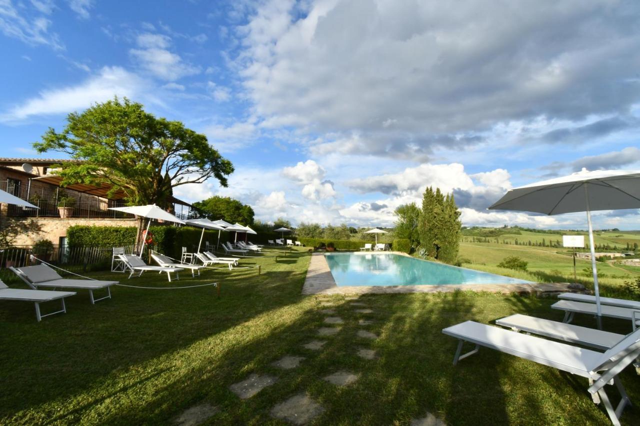 Le Rocche Di Valiano Aparthotel Bagian luar foto