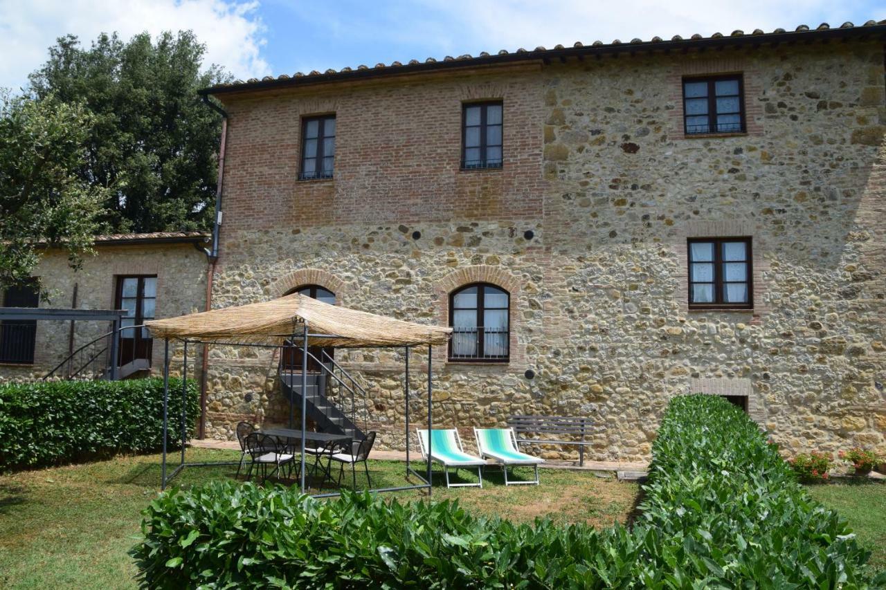 Le Rocche Di Valiano Aparthotel Bagian luar foto