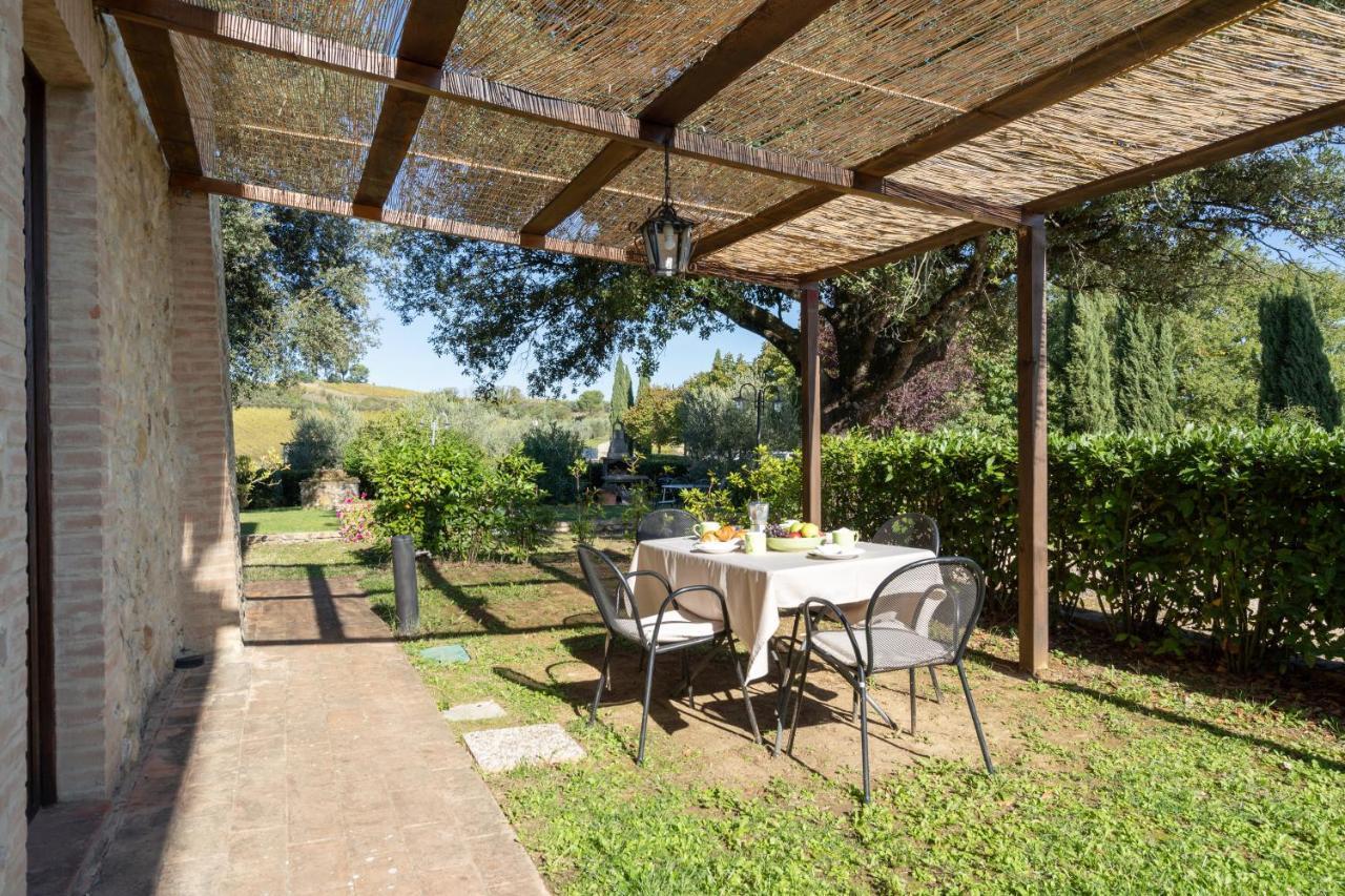 Le Rocche Di Valiano Aparthotel Bagian luar foto