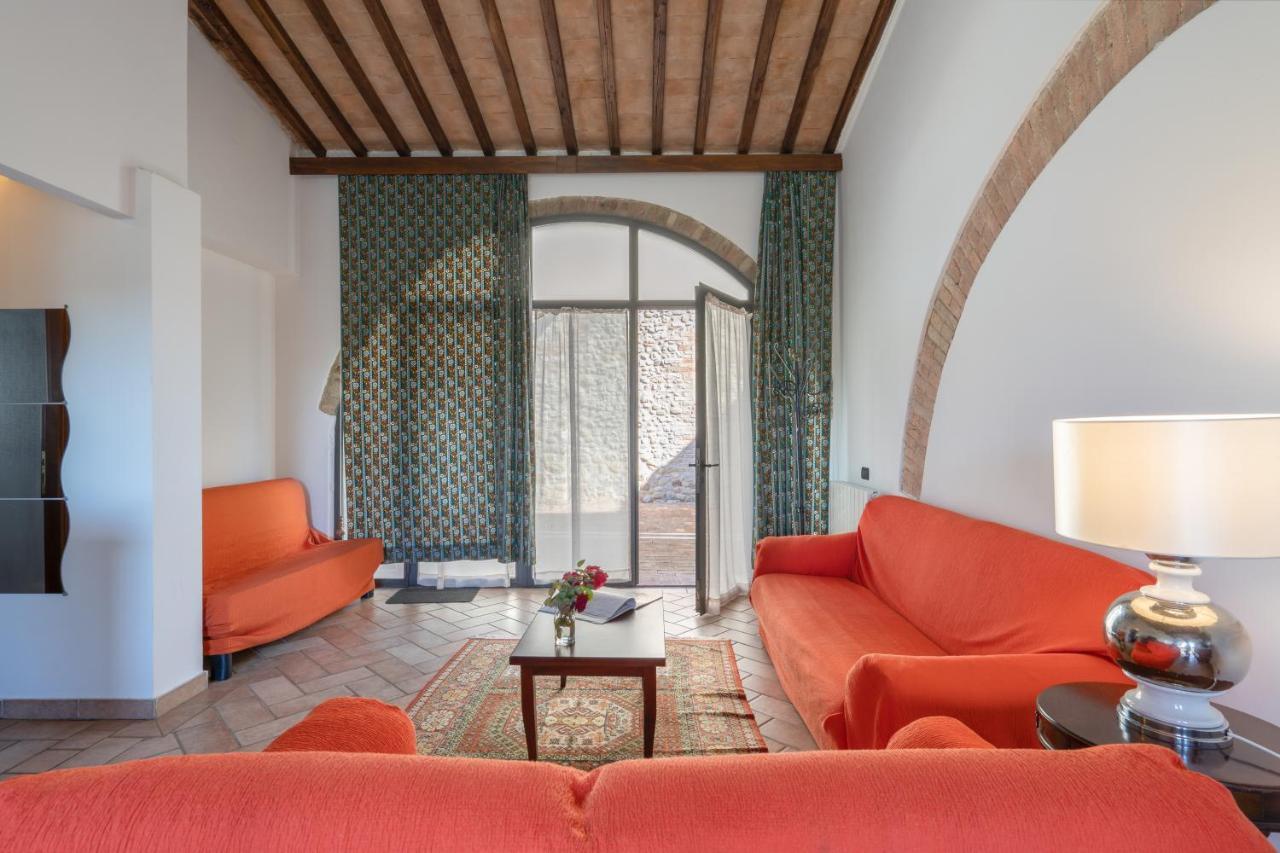 Le Rocche Di Valiano Aparthotel Bagian luar foto
