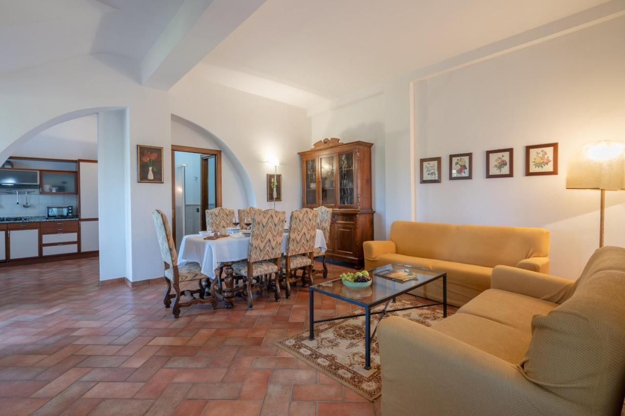 Le Rocche Di Valiano Aparthotel Bagian luar foto