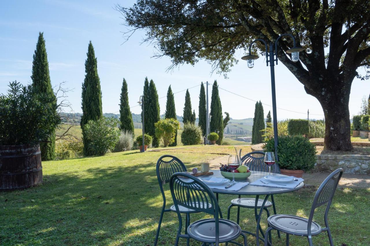 Le Rocche Di Valiano Aparthotel Bagian luar foto