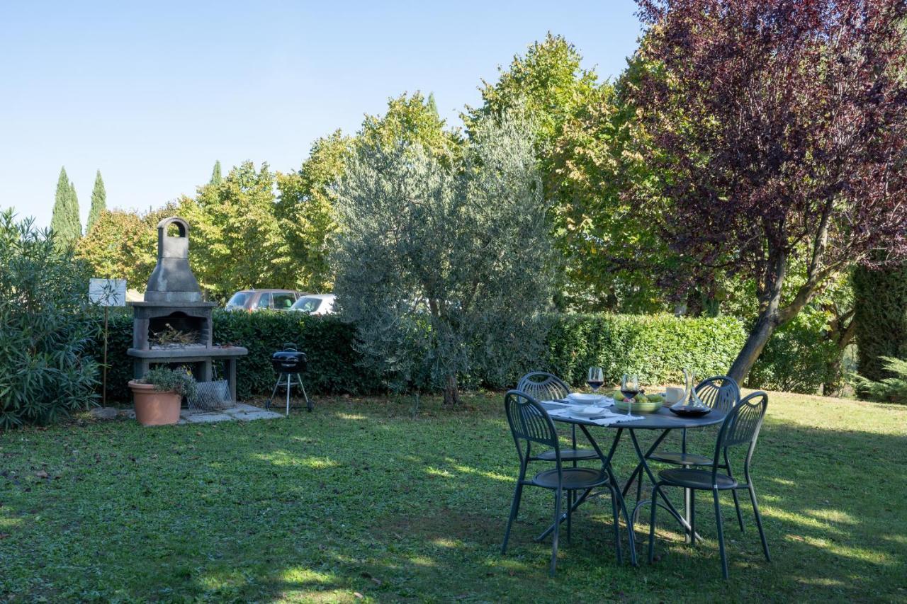 Le Rocche Di Valiano Aparthotel Bagian luar foto